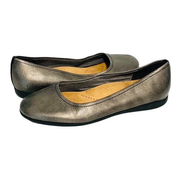 Trotters Bronze Metallic Slip On Flats Sz 10W Leather Comfortable Arch Support - Picture 1 of 9